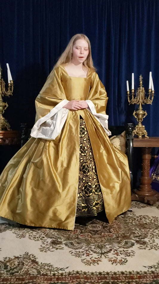 Queen Katherine Parr underskirt panels without gems or pearls